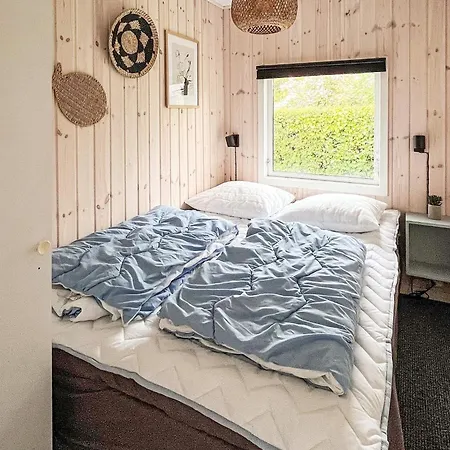 6 Person In Hejls-by Traum