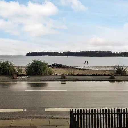 6 Person In Hejls-by Traum